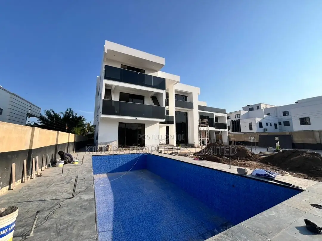 8bdrm Mansion in Adjiganor, East Legon for sale
