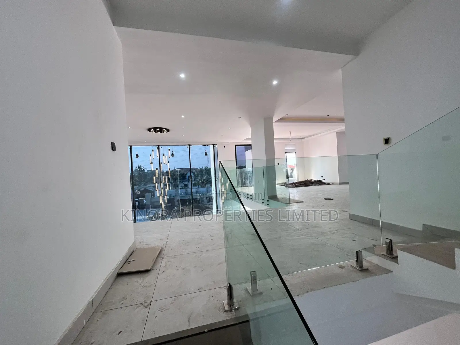 8bdrm Mansion in Adjiganor, East Legon for sale