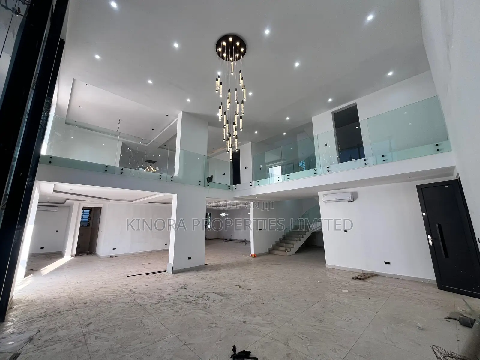 8bdrm Mansion in Adjiganor, East Legon for sale