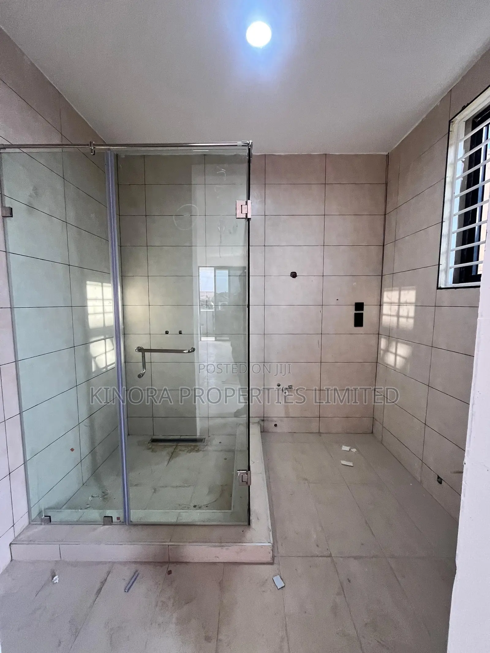 8bdrm Mansion in Adjiganor, East Legon for sale