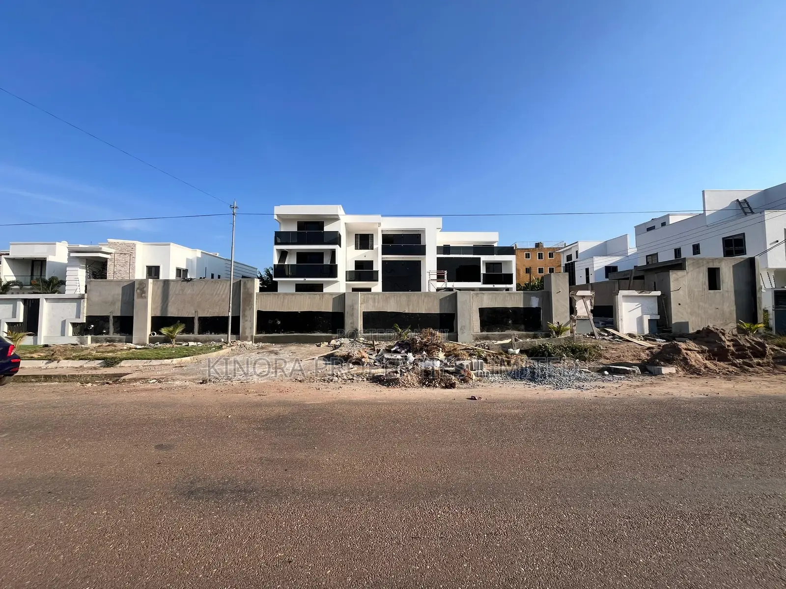 8bdrm Mansion in Adjiganor, East Legon for sale