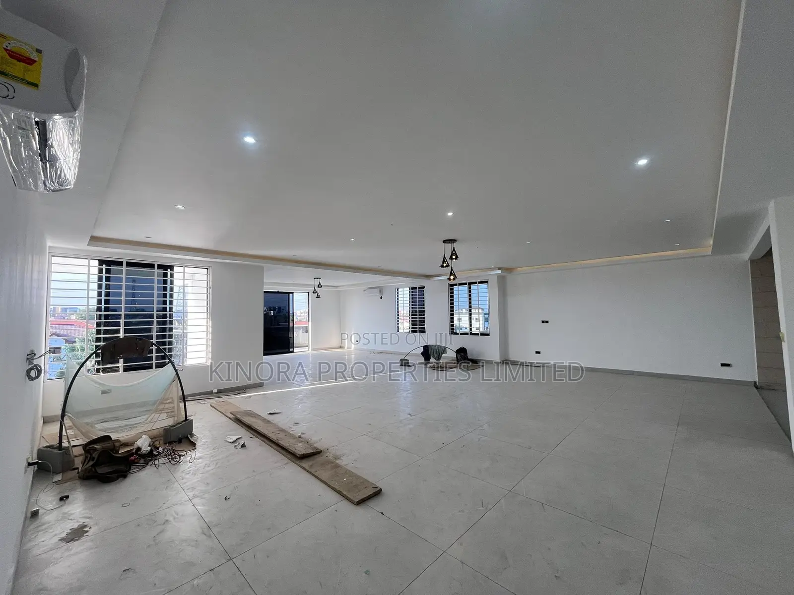 8bdrm Mansion in Adjiganor, East Legon for sale