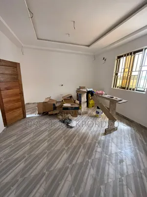 1bdrm Room & Parlour in Commandos Adenta for rent
