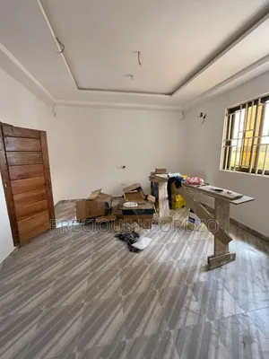 1bdrm Room & Parlour in Commandos Adenta for rent