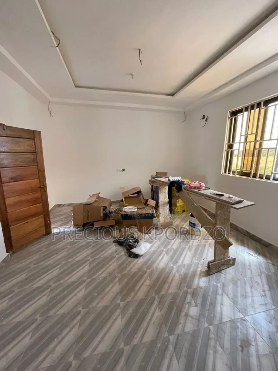 1bdrm Room & Parlour in Commandos Adenta for rent