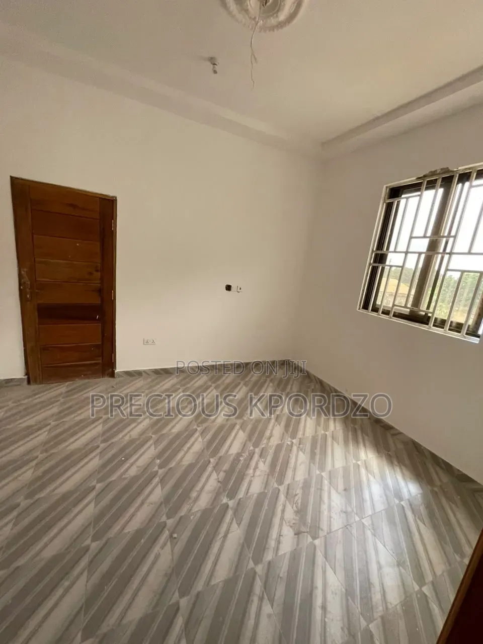 1bdrm Room & Parlour in Commandos Adenta for rent