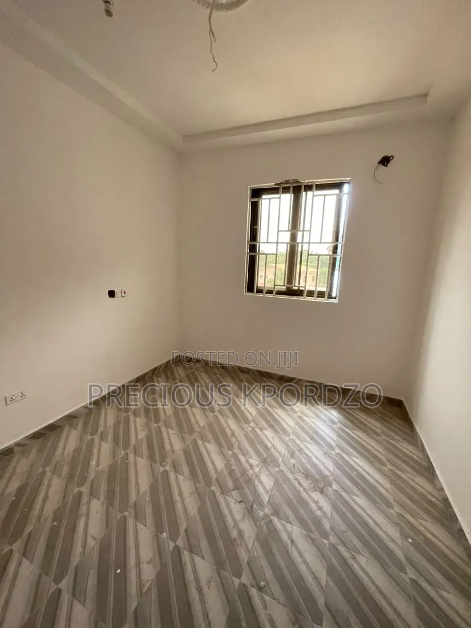 1bdrm Room & Parlour in Commandos Adenta for rent