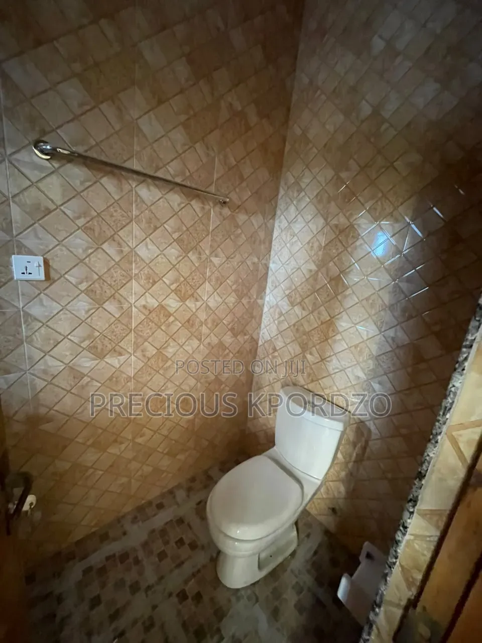 1bdrm Room & Parlour in Commandos Adenta for rent