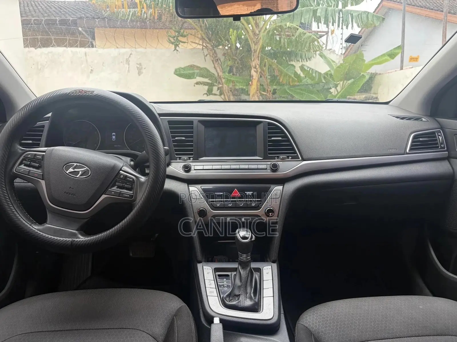 Hyundai Elantra SE Sedan FWD (2.0L 4cyl 6M) 2017 Silver