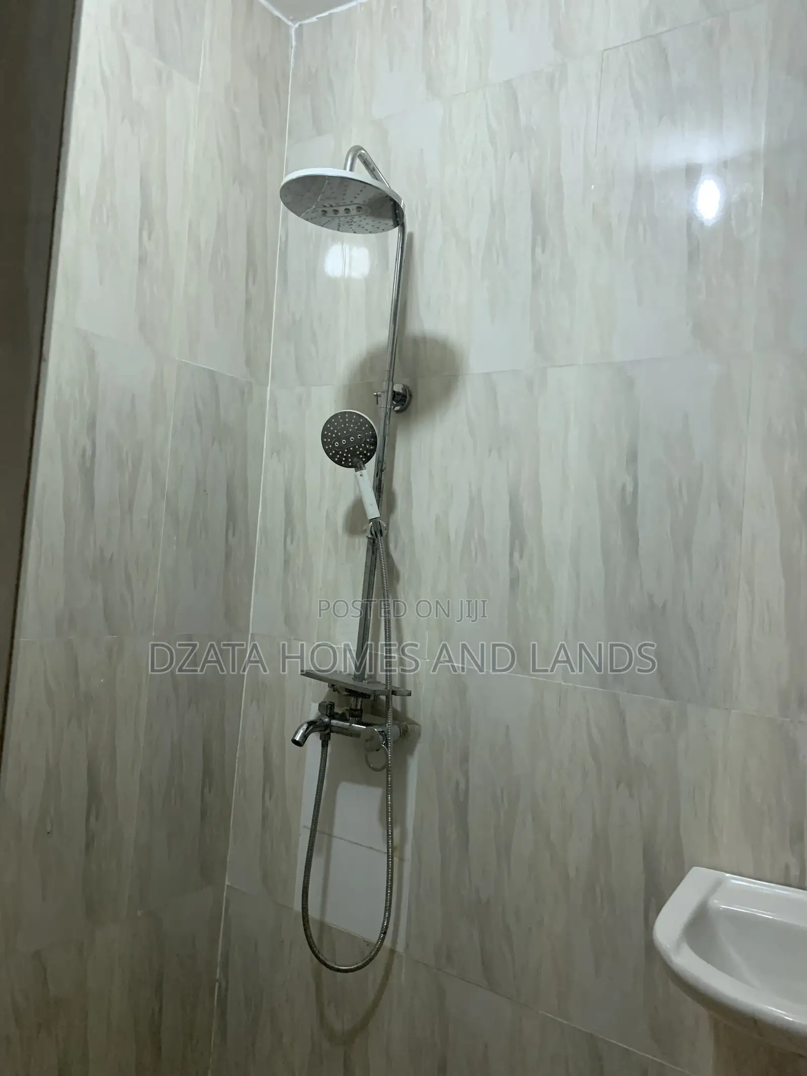 3bdrm Apartment in Coastal Down, Spintex for rent
