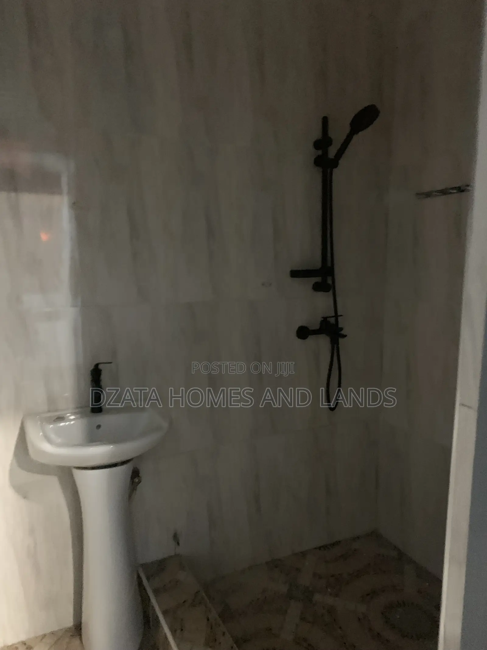 3bdrm Apartment in Coastal Down, Spintex for rent