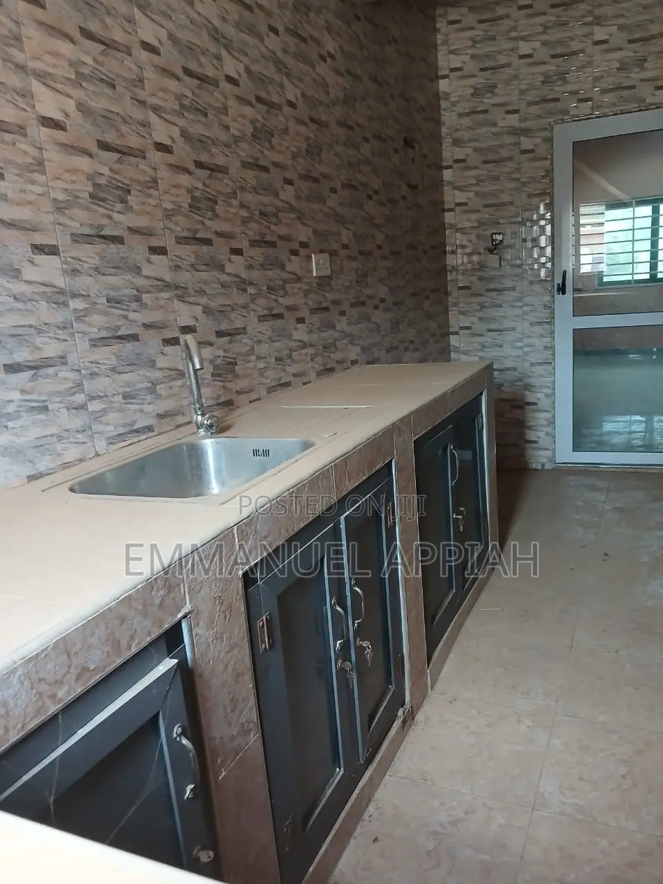 2bdrm Apartment in Ablekuma Junction for rent