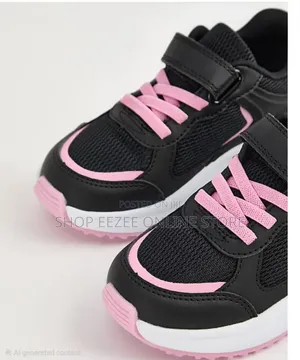 UK Girls Trainers / Girls Sports Trainers / PE Shoes