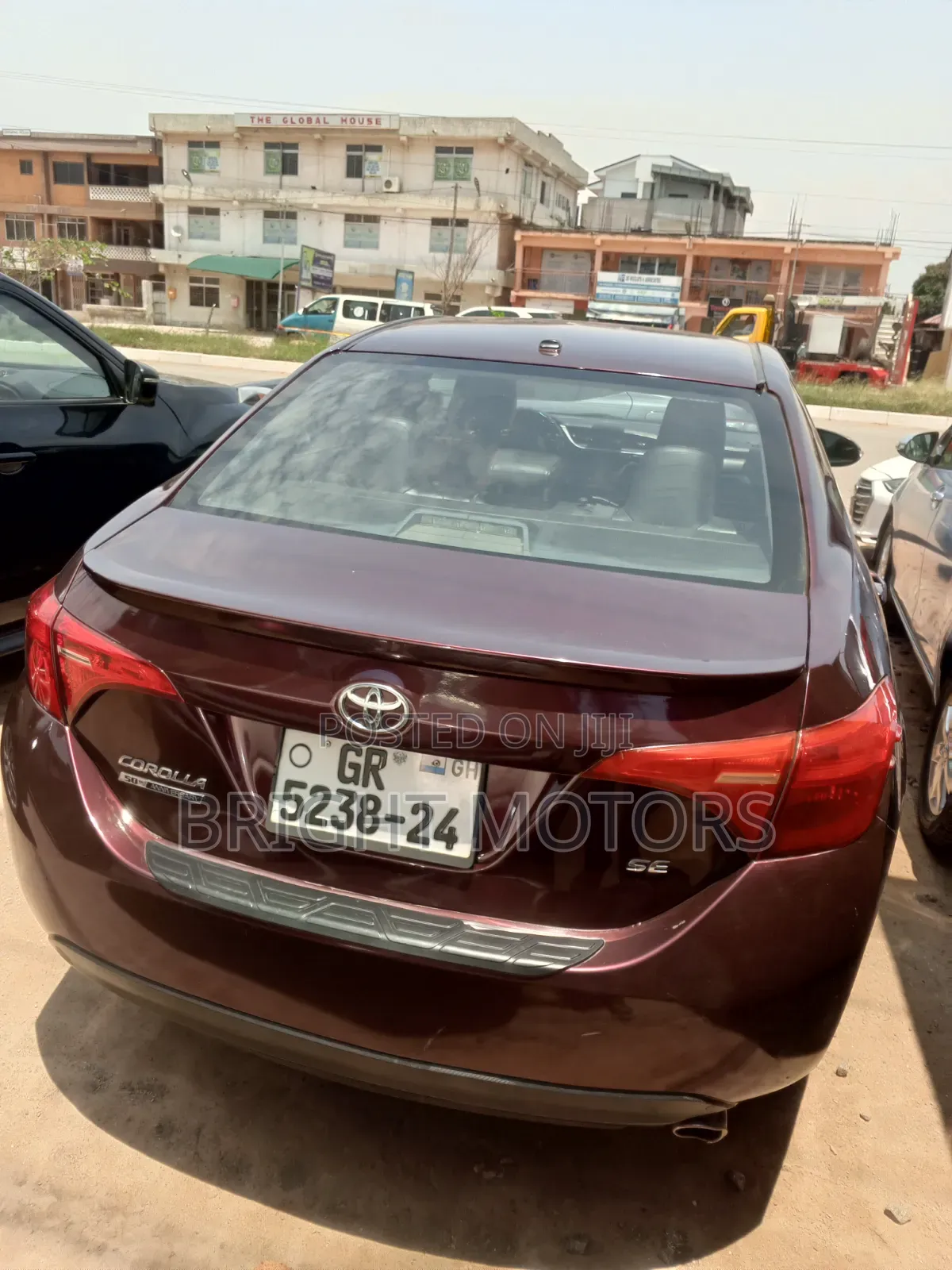 Toyota Corolla SE (1.8L 4cyl 2A) 2018 Maroon