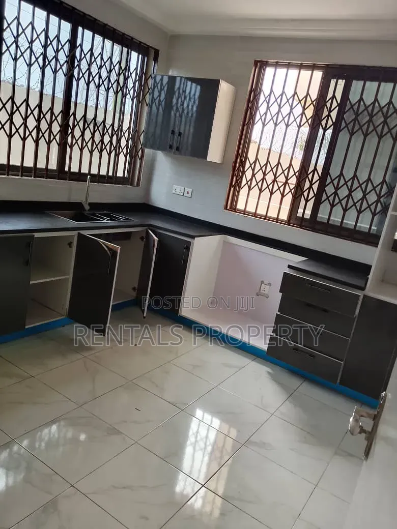 3bdrm Duplex in Oyarifa Mall Area for rent