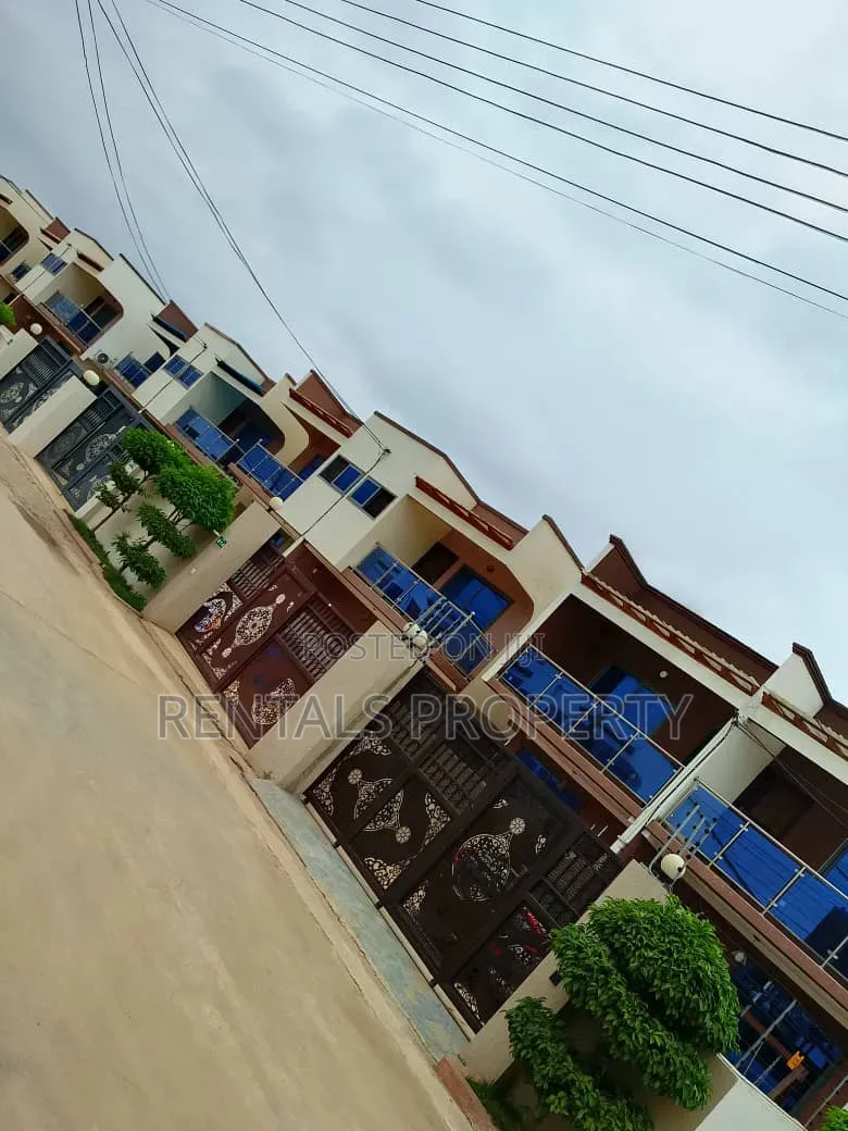 3bdrm Duplex in Oyarifa Mall Area for rent