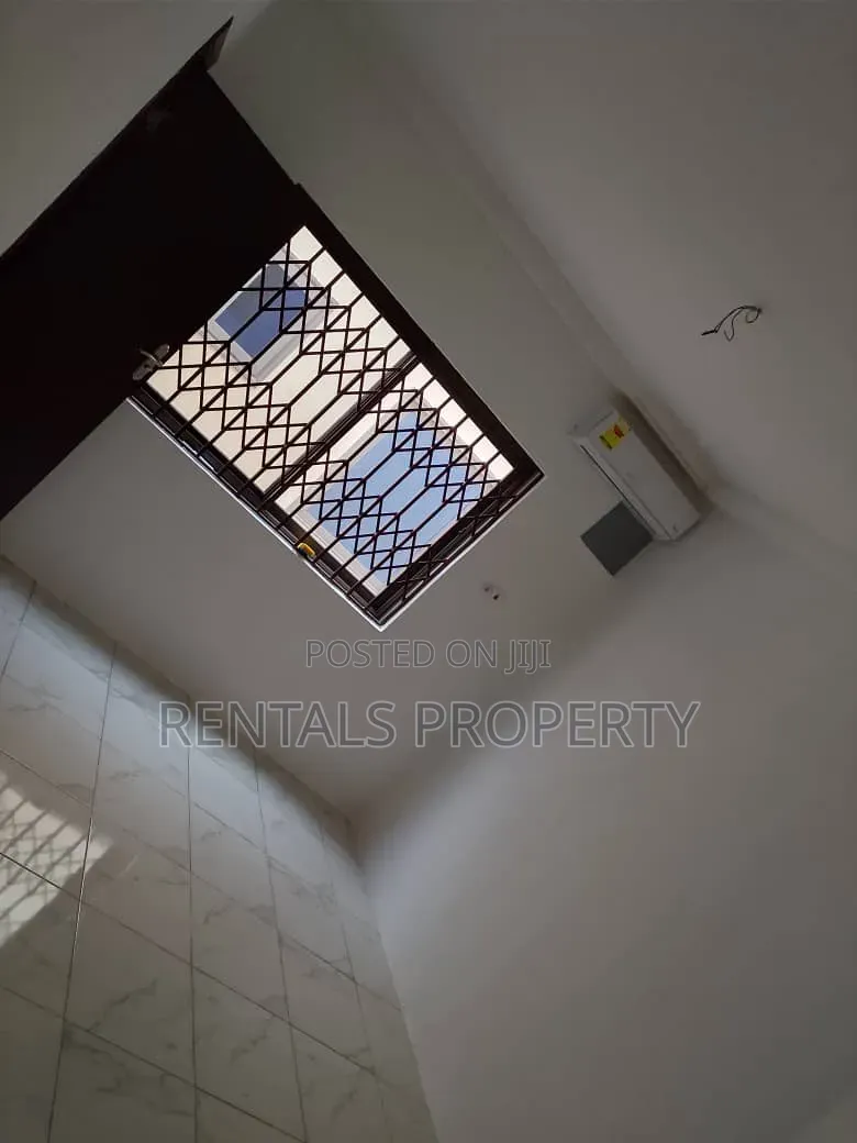 3bdrm Duplex in Oyarifa Mall Area for rent