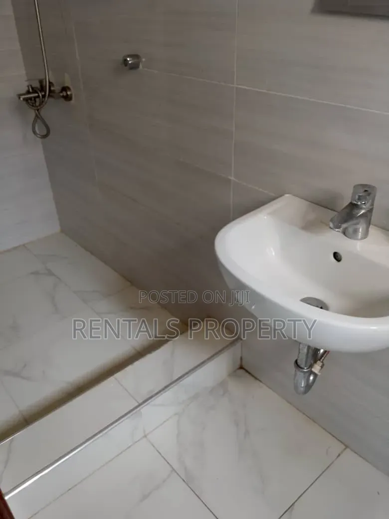 3bdrm Duplex in Oyarifa Mall Area for rent