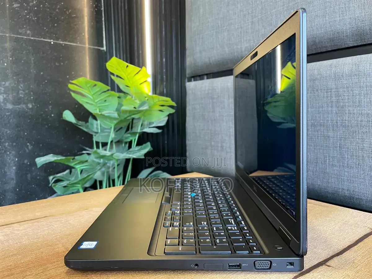 Laptop Dell Latitude 5490 12GB Intel Core i5 SSD 256GB