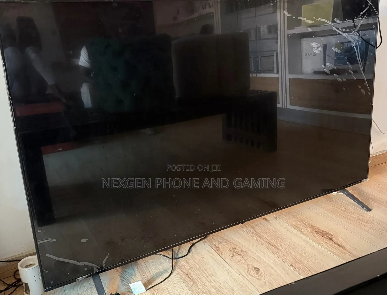Samsung QLED TV 75 Inches Neatly Used .