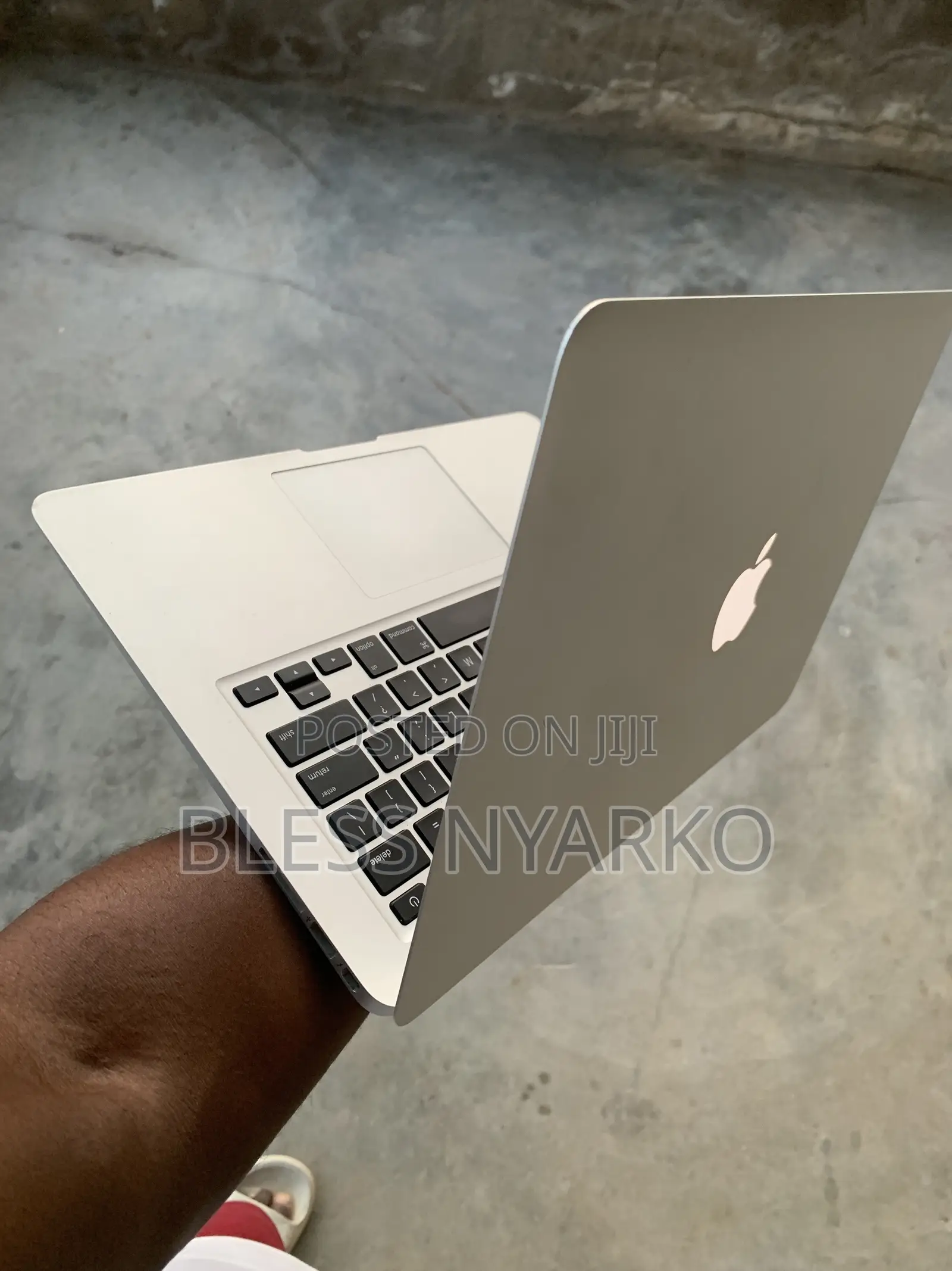 New Laptop Apple MacBook Air 8GB Intel Core i5 SSD 256GB