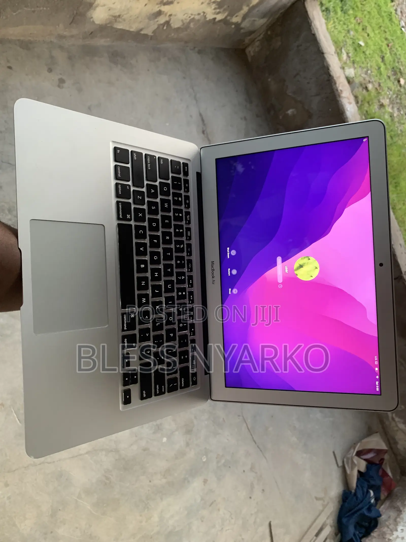 New Laptop Apple MacBook Air 8GB Intel Core i5 SSD 256GB