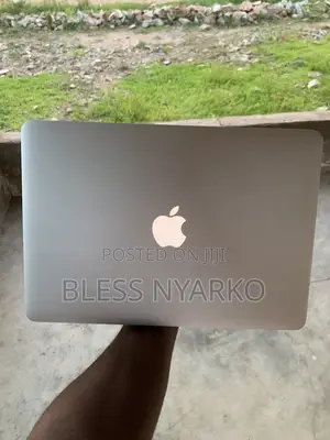 New Laptop Apple MacBook Air 8GB Intel Core i5 SSD 256GB
