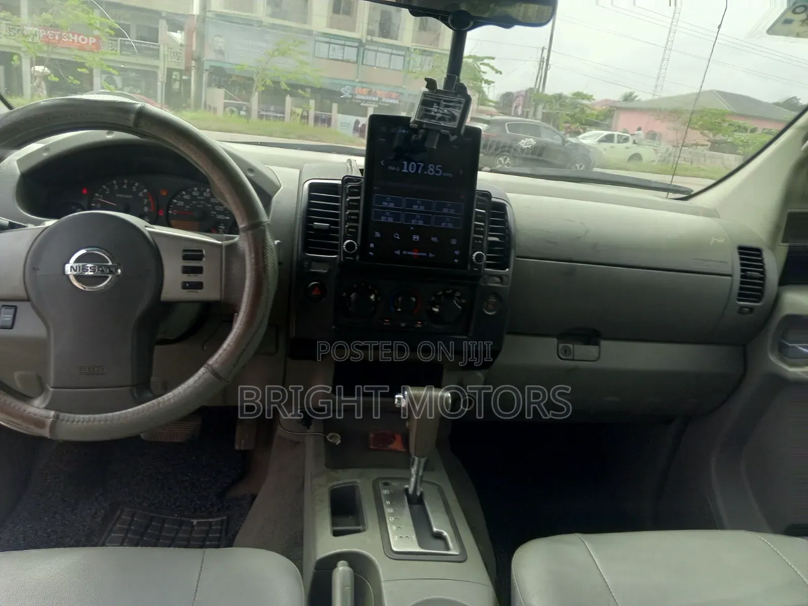 Nissan Frontier Crew Cab SE 4x4 2010 Green