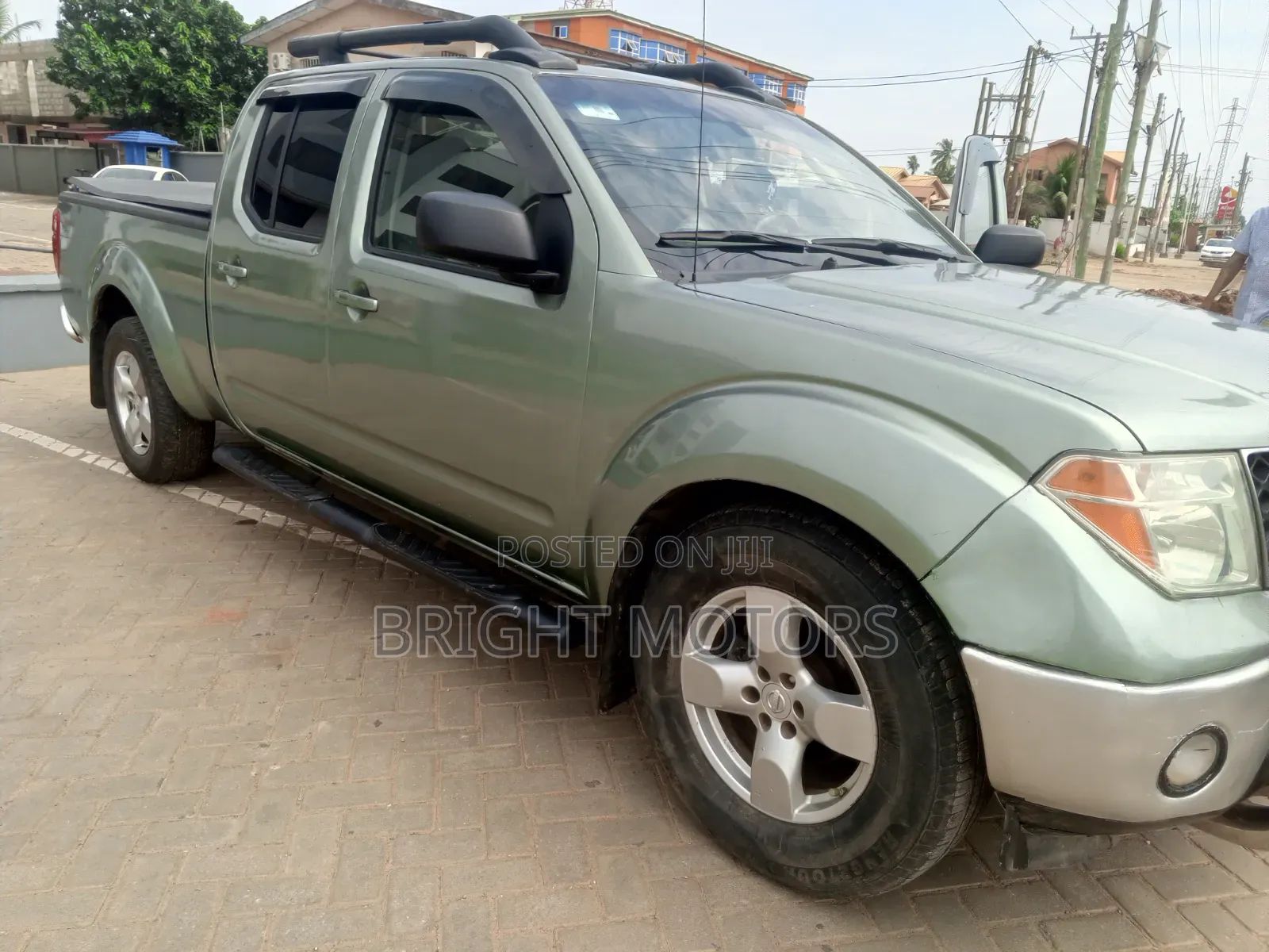Nissan Frontier Crew Cab SE 4x4 2010 Green