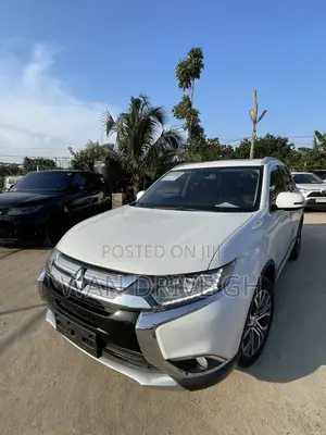 Mitsubishi Outlander LE S-AWC 2020 White