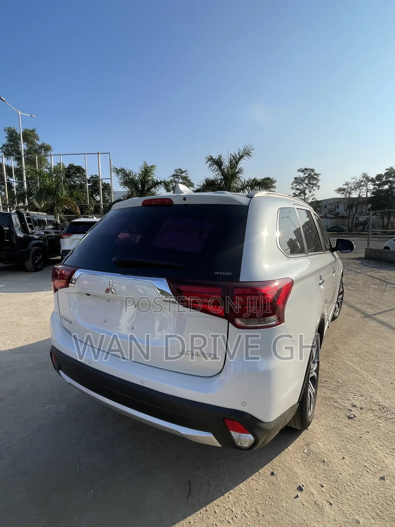 Mitsubishi Outlander LE S-AWC 2020 White