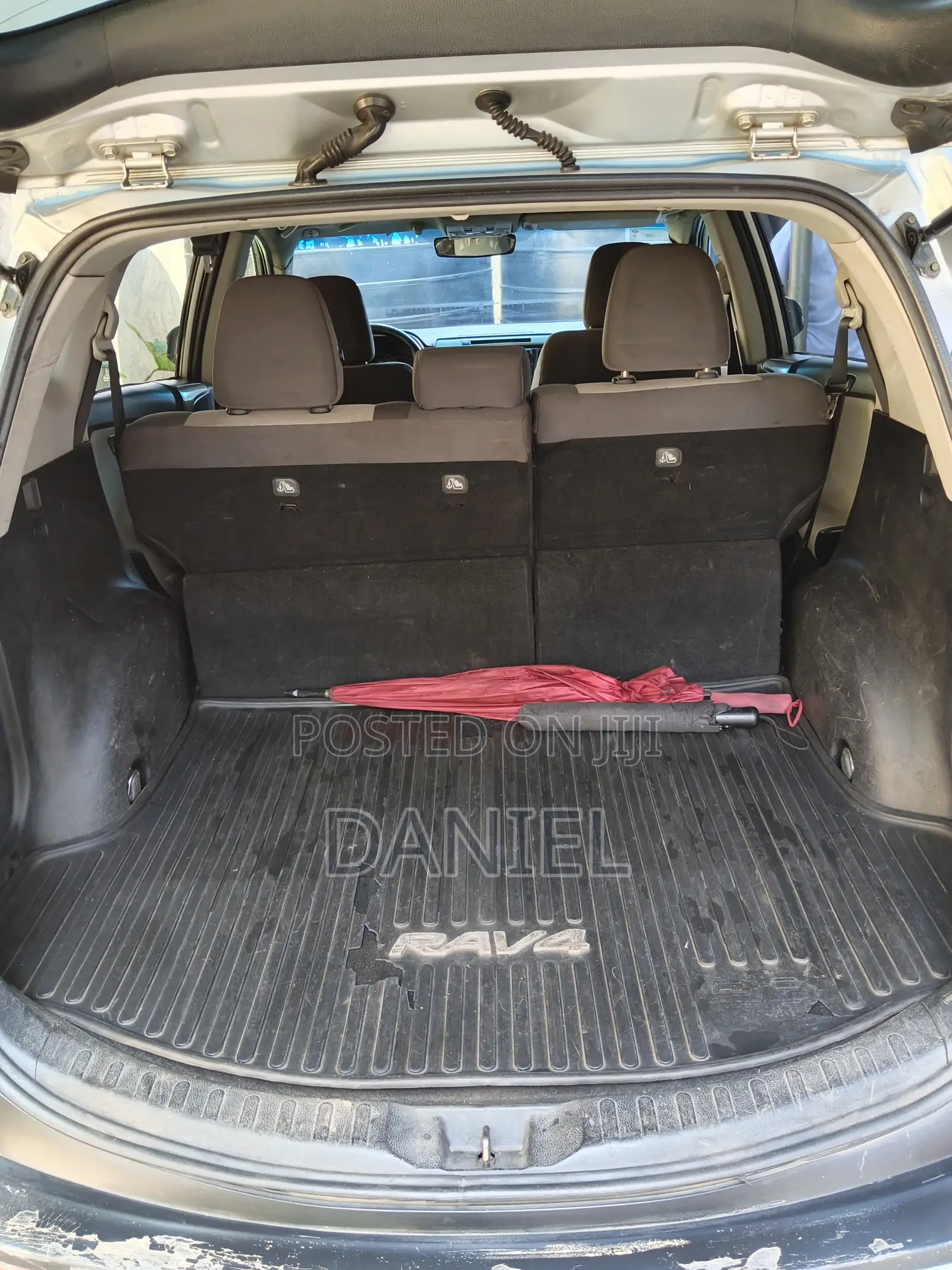 Toyota RAV4 LE 4dr SUV (2.5L 4cyl 6A) 2014 Silver