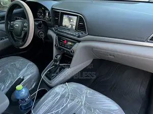 Hyundai Elantra 2017 Red