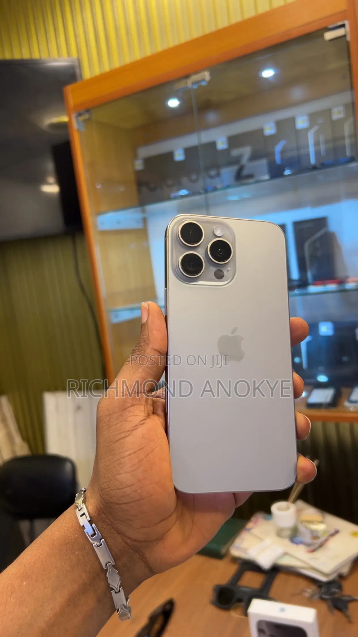 Apple iPhone 16 Pro Max 256 GB Silver