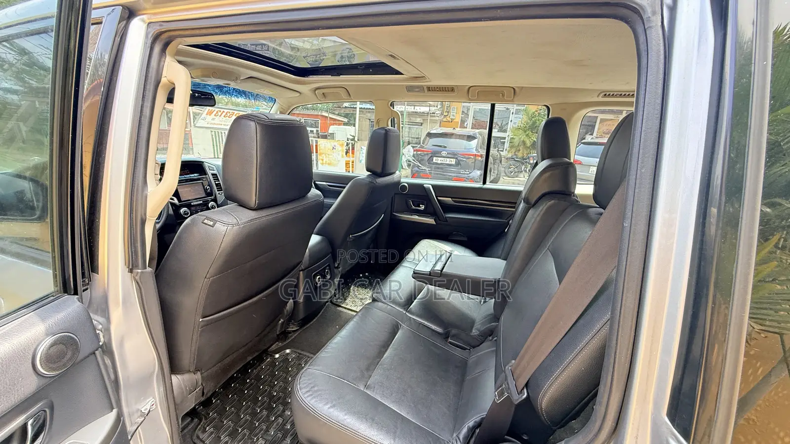 Mitsubishi Pajero 2017 Gray