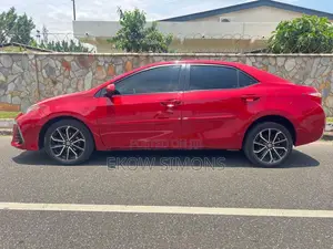 Toyota Corolla LE Eco (1.8L 4cyl 2A) 2018 Red