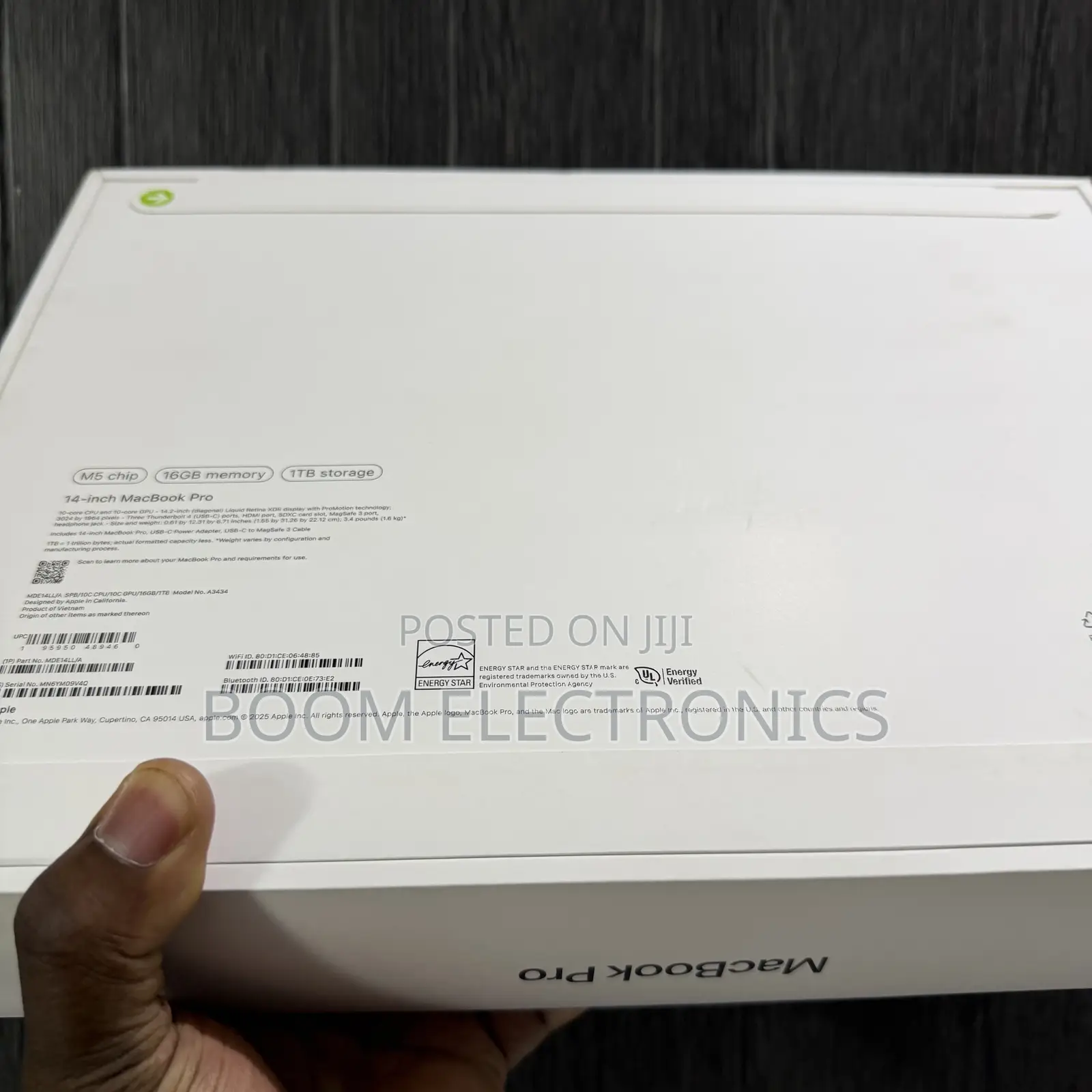 New Laptop Apple MacBook Pro 2025 M5 16GB Apple M5 SSD 1T