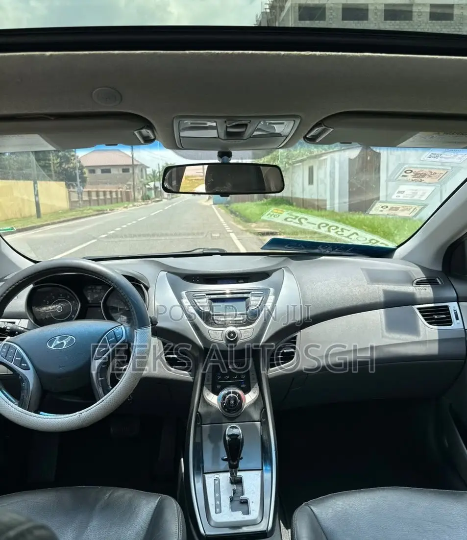 Hyundai Elantra 2013 White