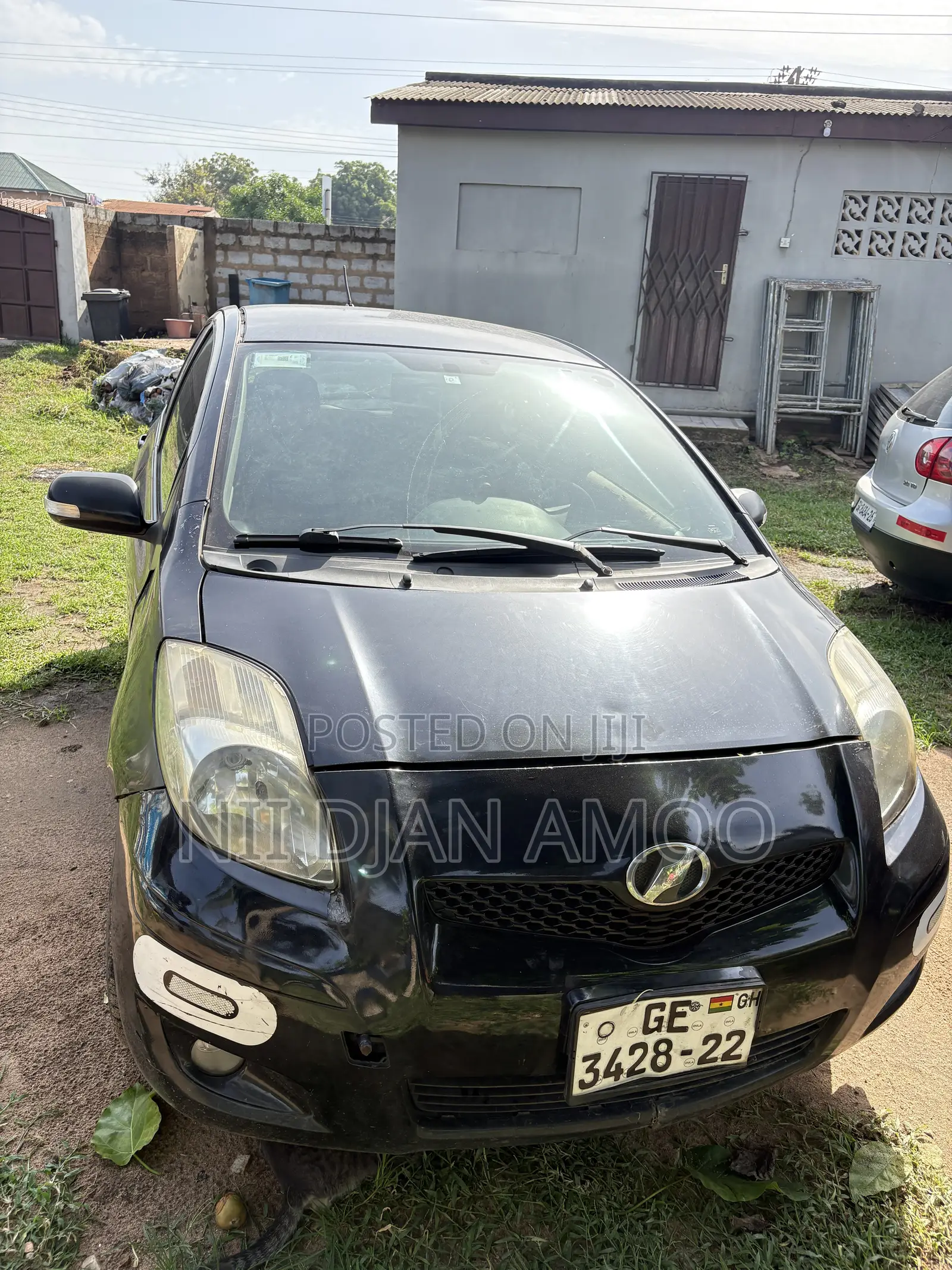 Toyota Vitz 2010 Black