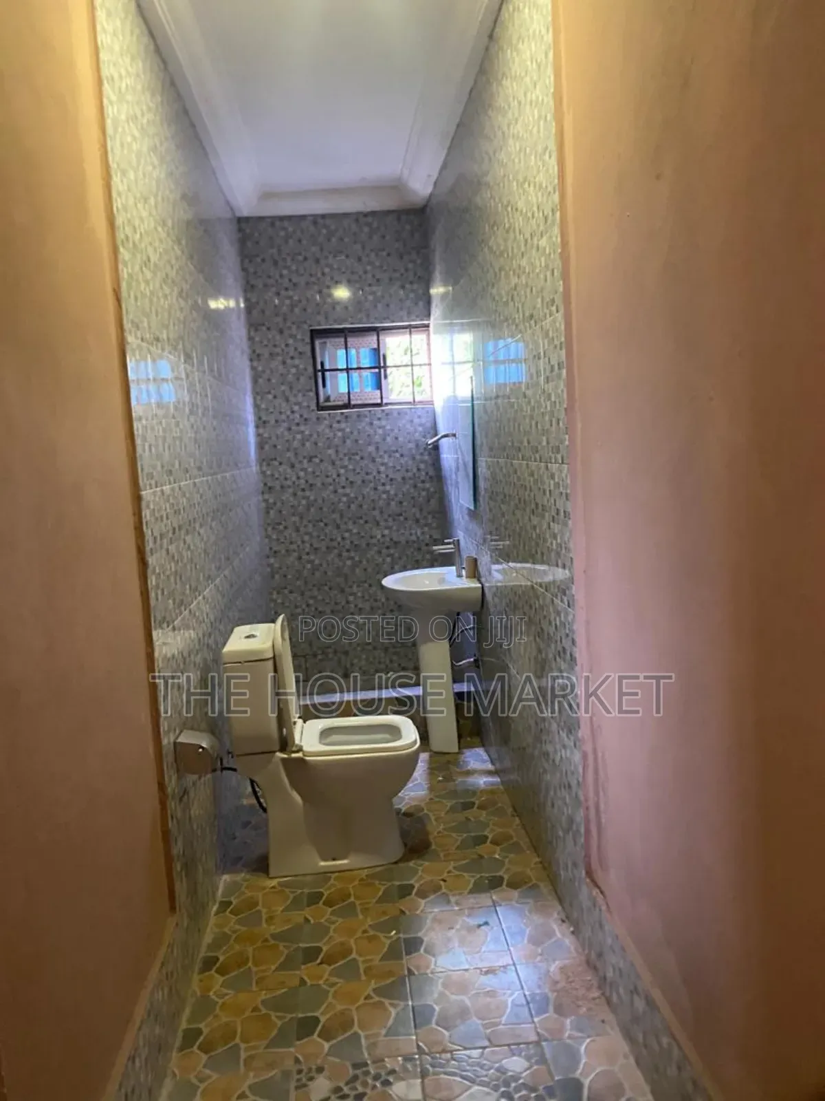 2bdrm Apartment in Tamso Estate, Tarkwa Nsuaem for rent
