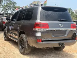 Toyota Land Cruiser 5.7 V8 VX-S 2014 Gray