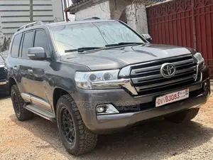 Toyota Land Cruiser 5.7 V8 VX-S 2014 Gray