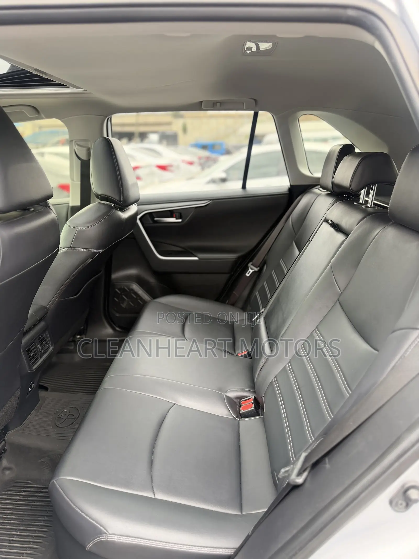 Toyota RAV4 Limited 2021 Silver