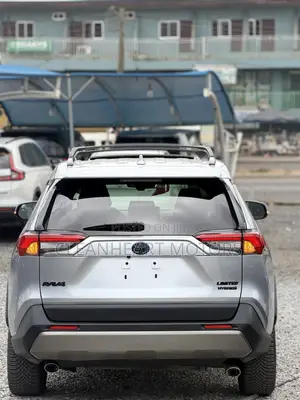 Toyota RAV4 Limited 2021 Silver