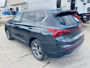 Hyundai Santa Fe SE 2023 Gray