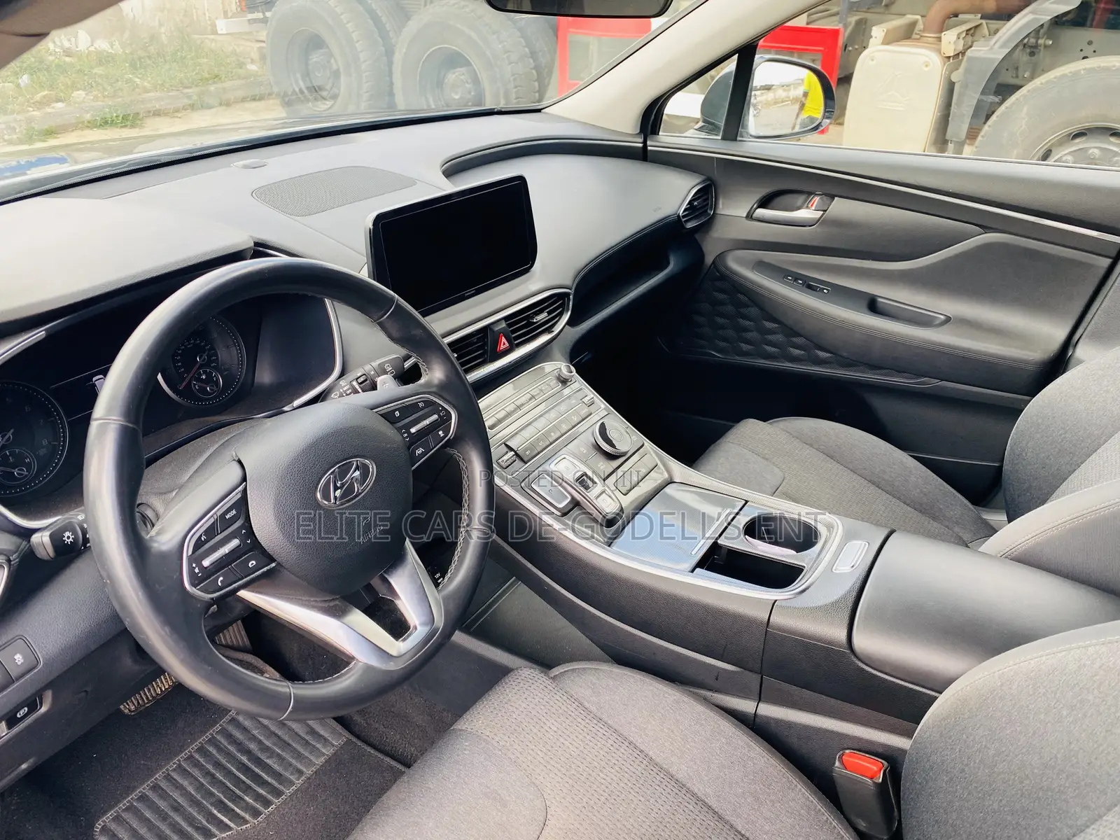 Hyundai Santa Fe SE 2023 Gray