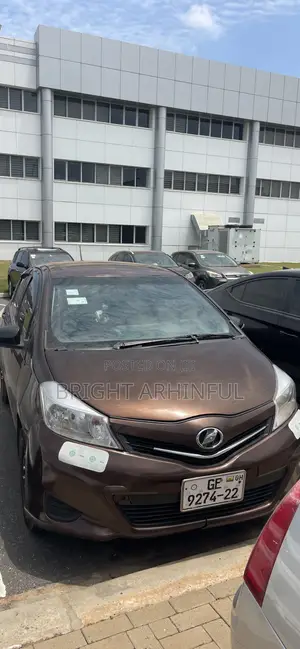 Toyota Vitz 2012 Brown