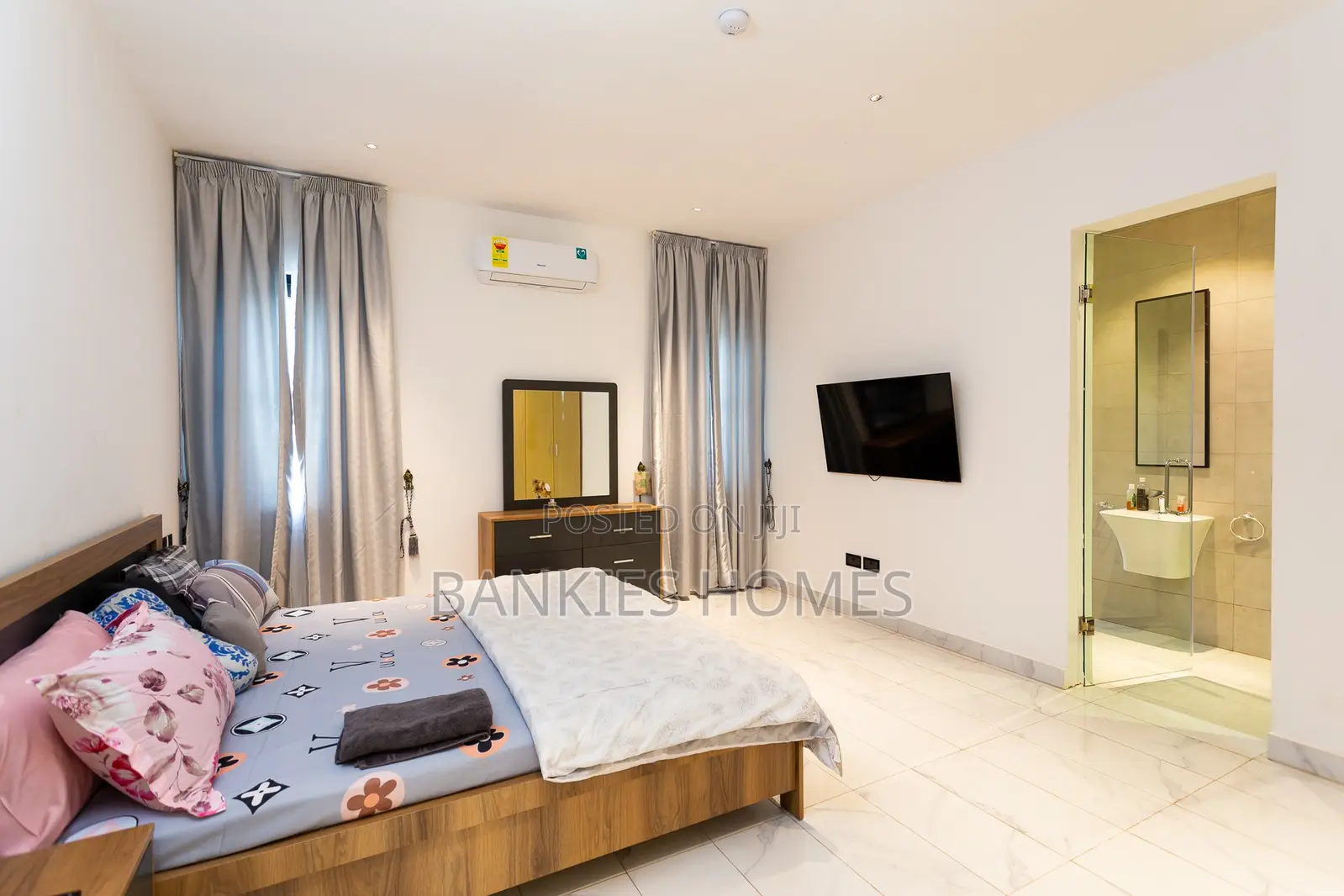 Furnished 3bdrm House in American House for sale