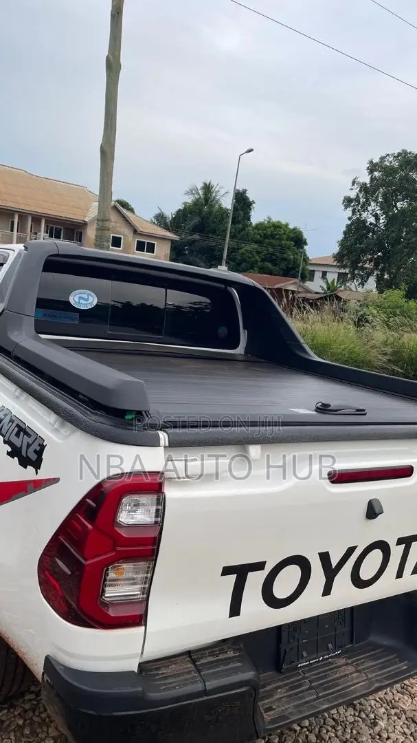 Hilux Retractable Bucket Cover(Roller)