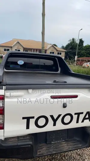 Hilux Retractable Bucket Cover(Roller)